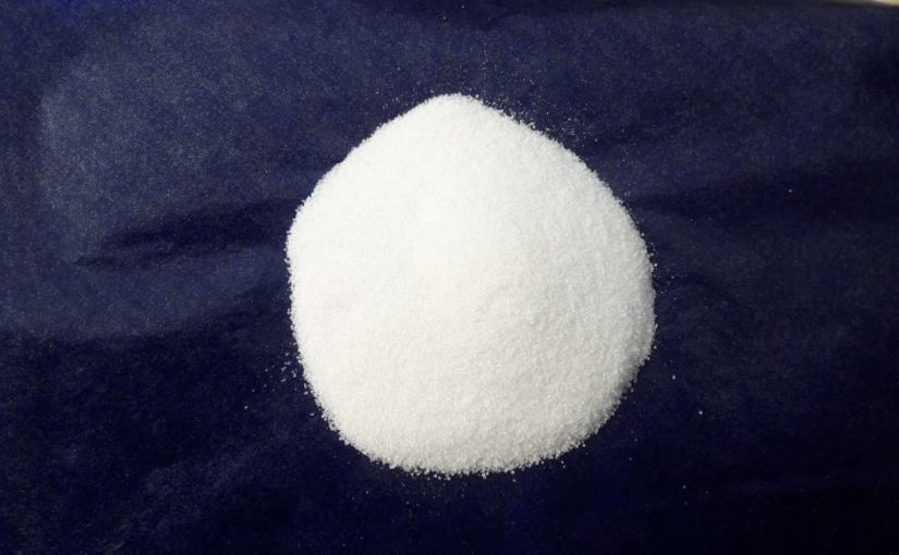 What are the main characteristics of Quartz Silica Sand and Grains?